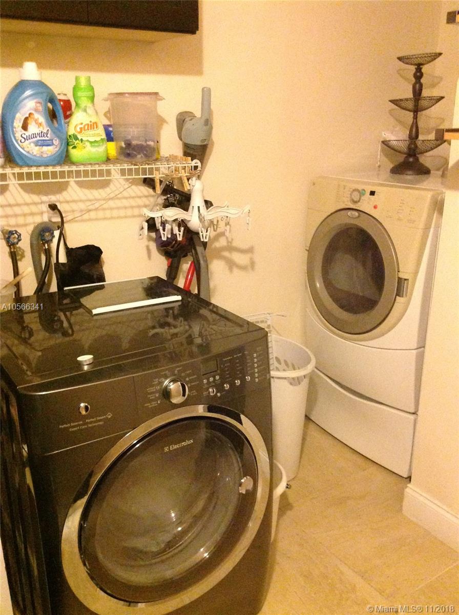 TWIN OAKS 1ST ADD - Residential