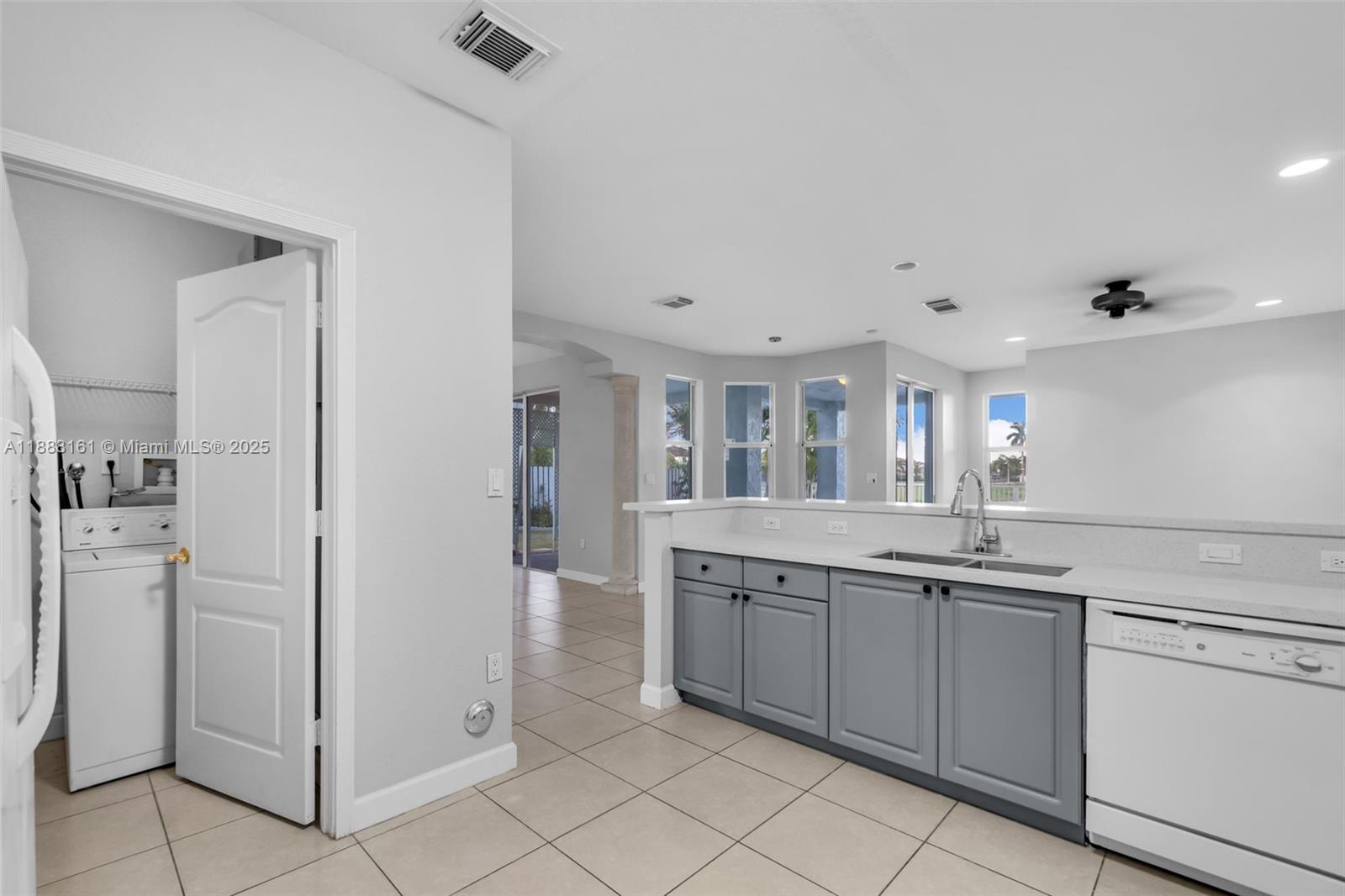 CRESTVIEW LAKES - Residential