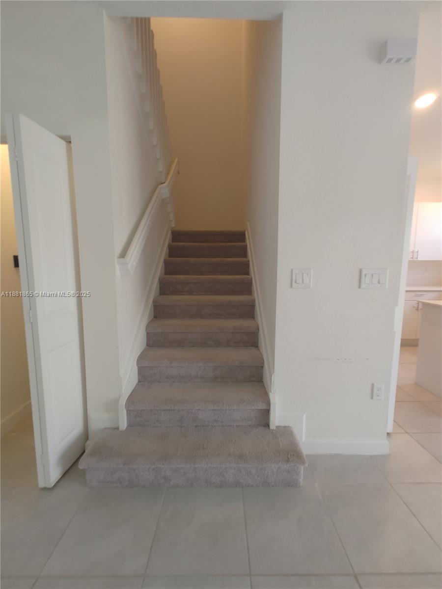 RIVIERA BY LENNAR - Residential