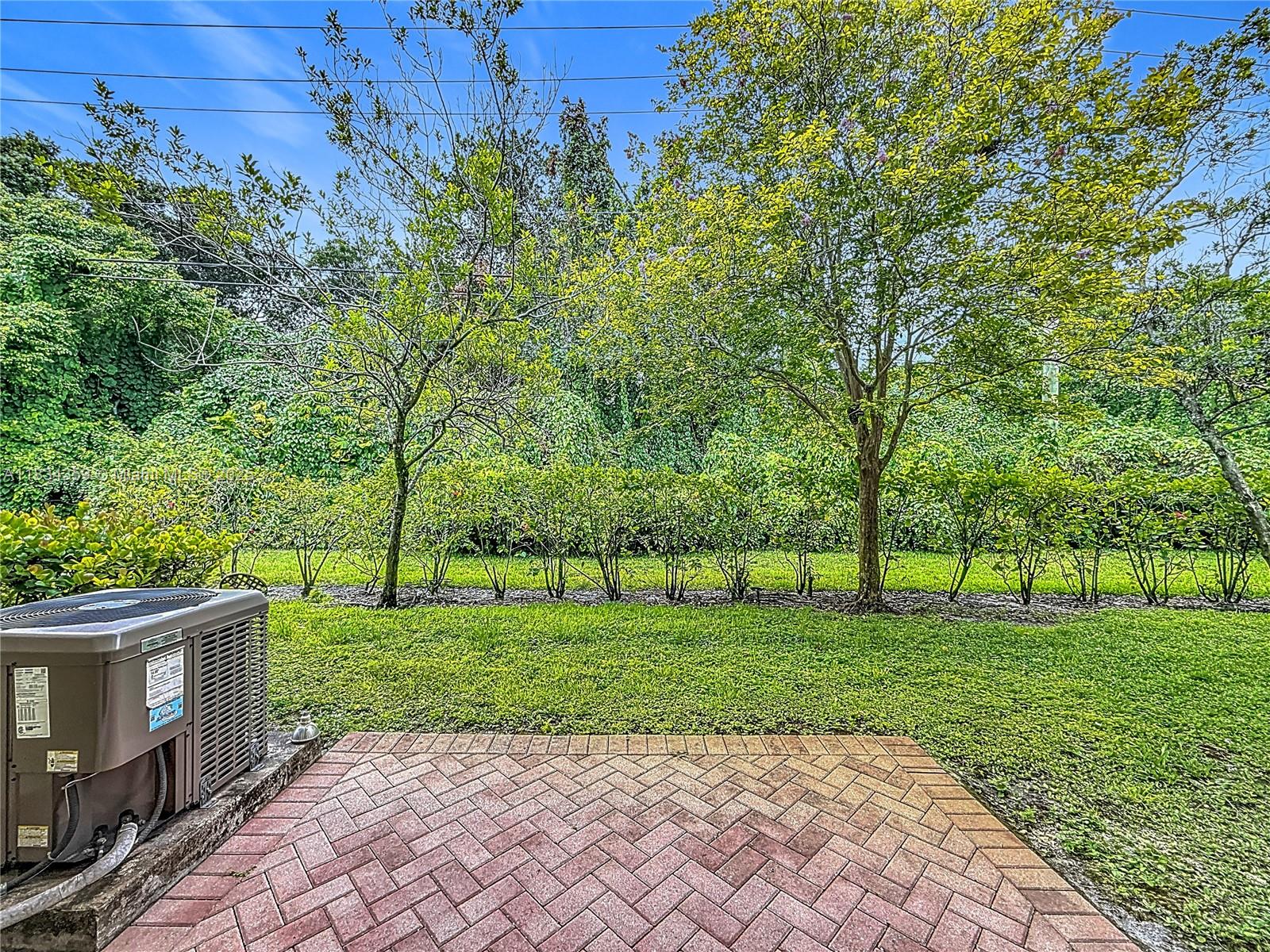 OAKLAND LAKES - Residential Lease