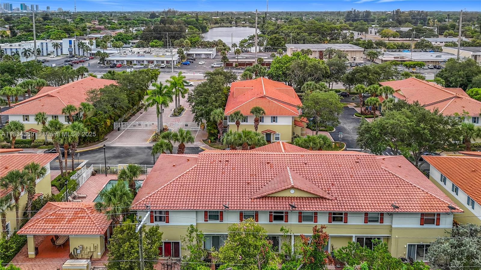 OAKLAND LAKES - Residential Lease