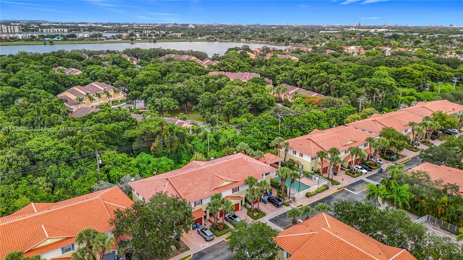 OAKLAND LAKES - Residential Lease