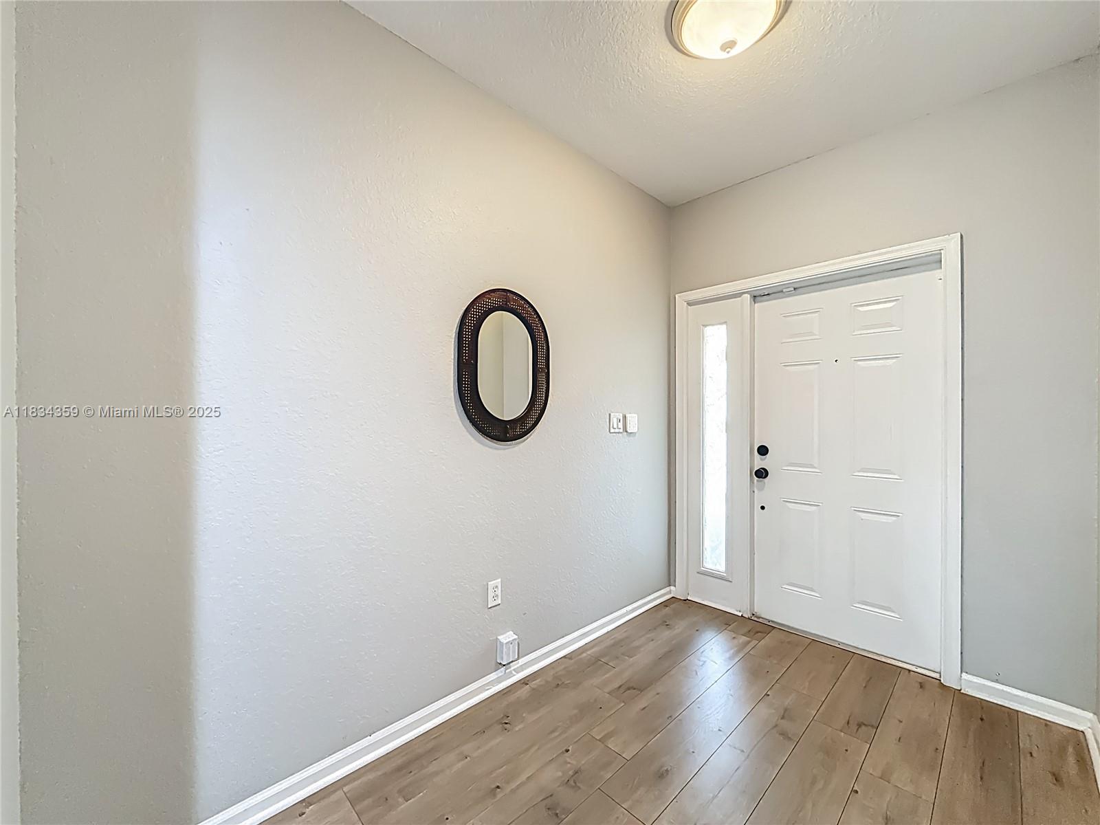 OAKLAND LAKES - Residential Lease