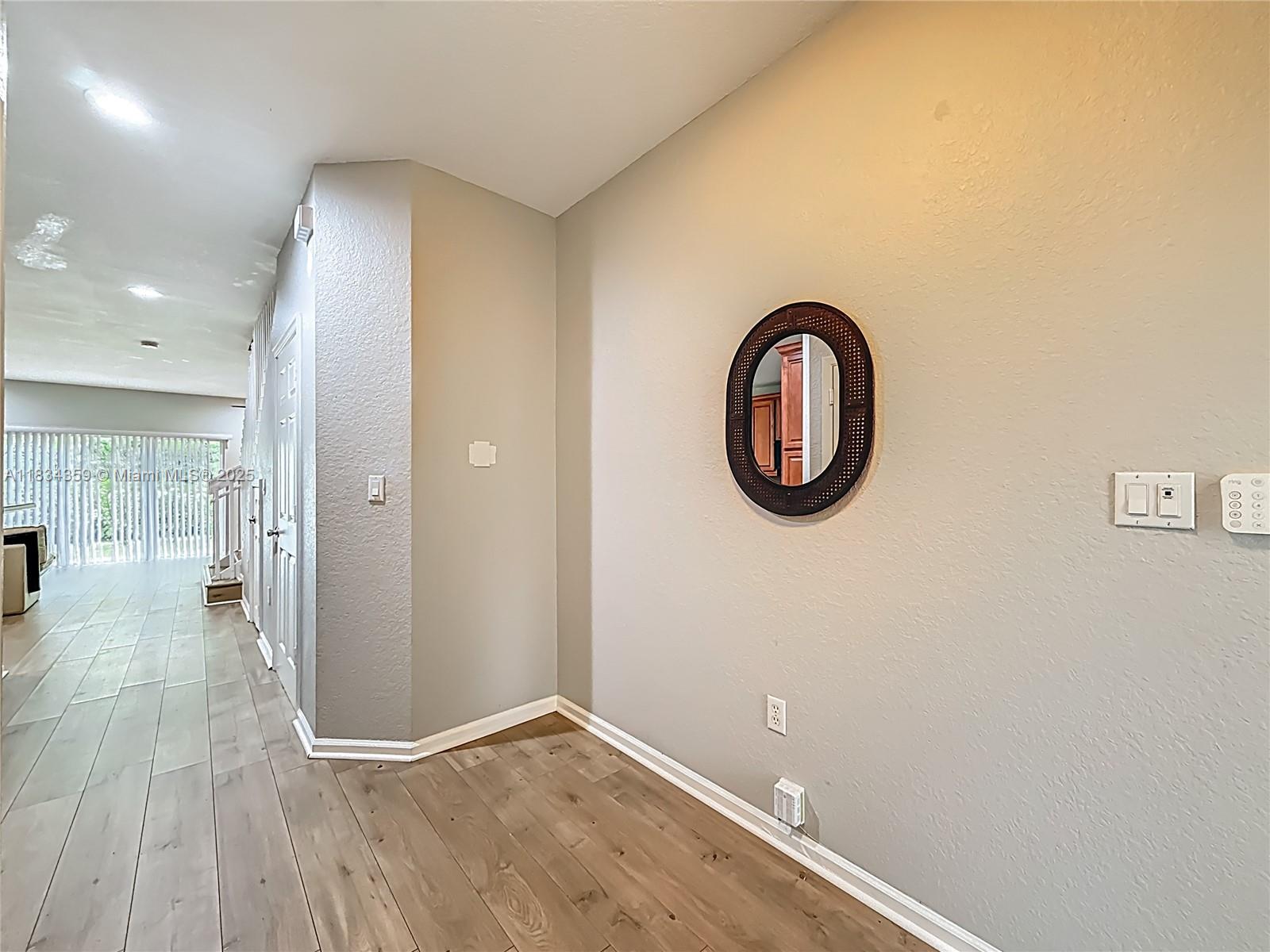 OAKLAND LAKES - Residential Lease