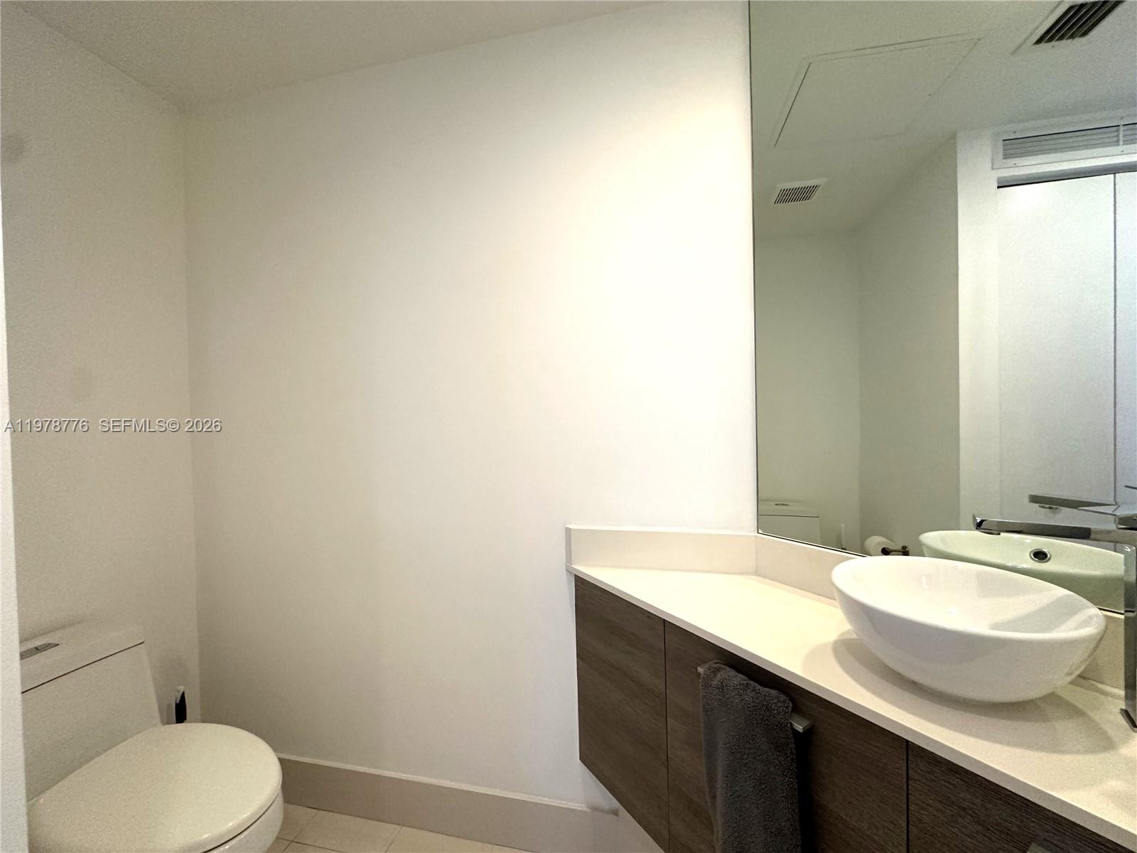 PARAISO BAY CONDO - Residential