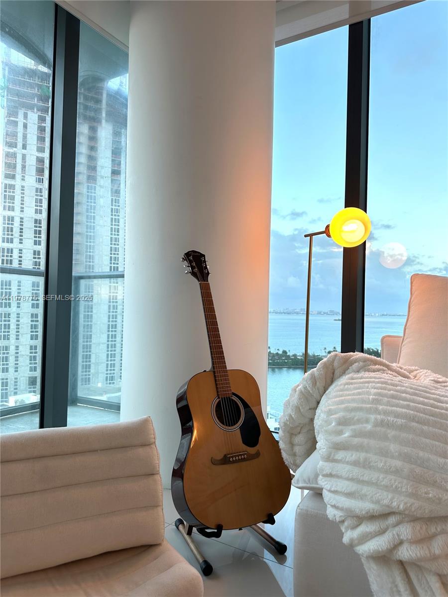 PARAISO BAY CONDO - Residential