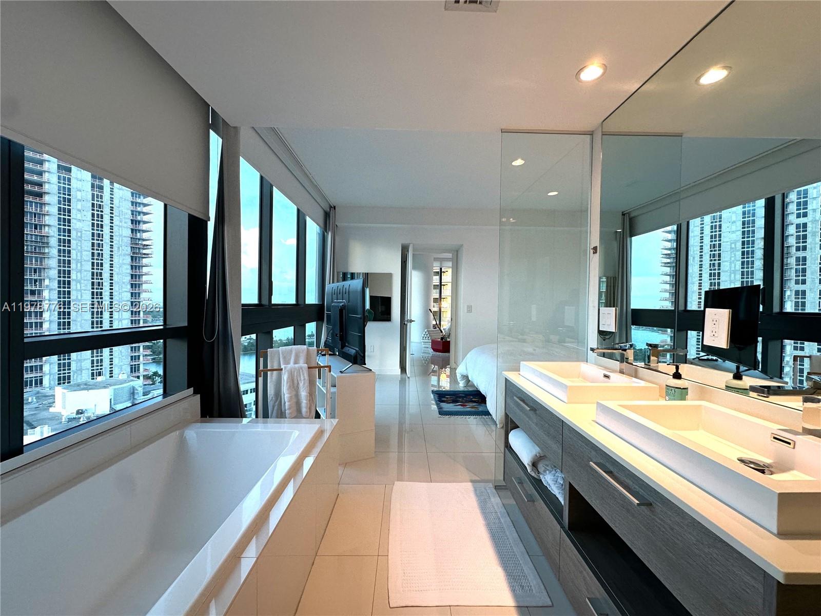 PARAISO BAY CONDO - Residential