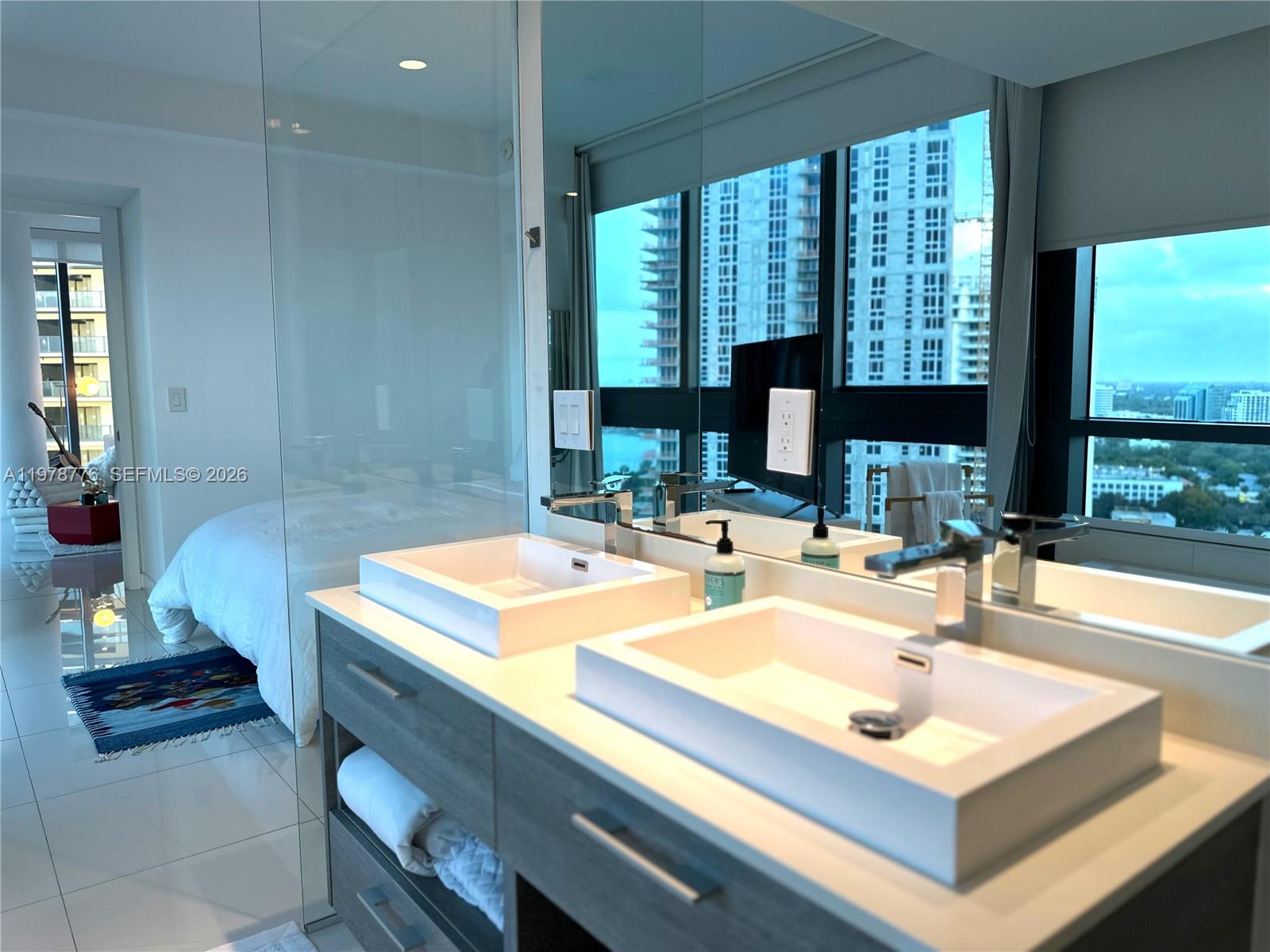 PARAISO BAY CONDO - Residential