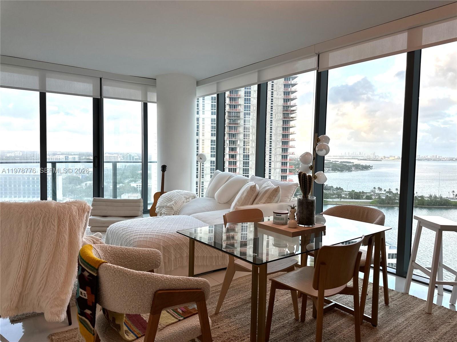 PARAISO BAY CONDO - Residential