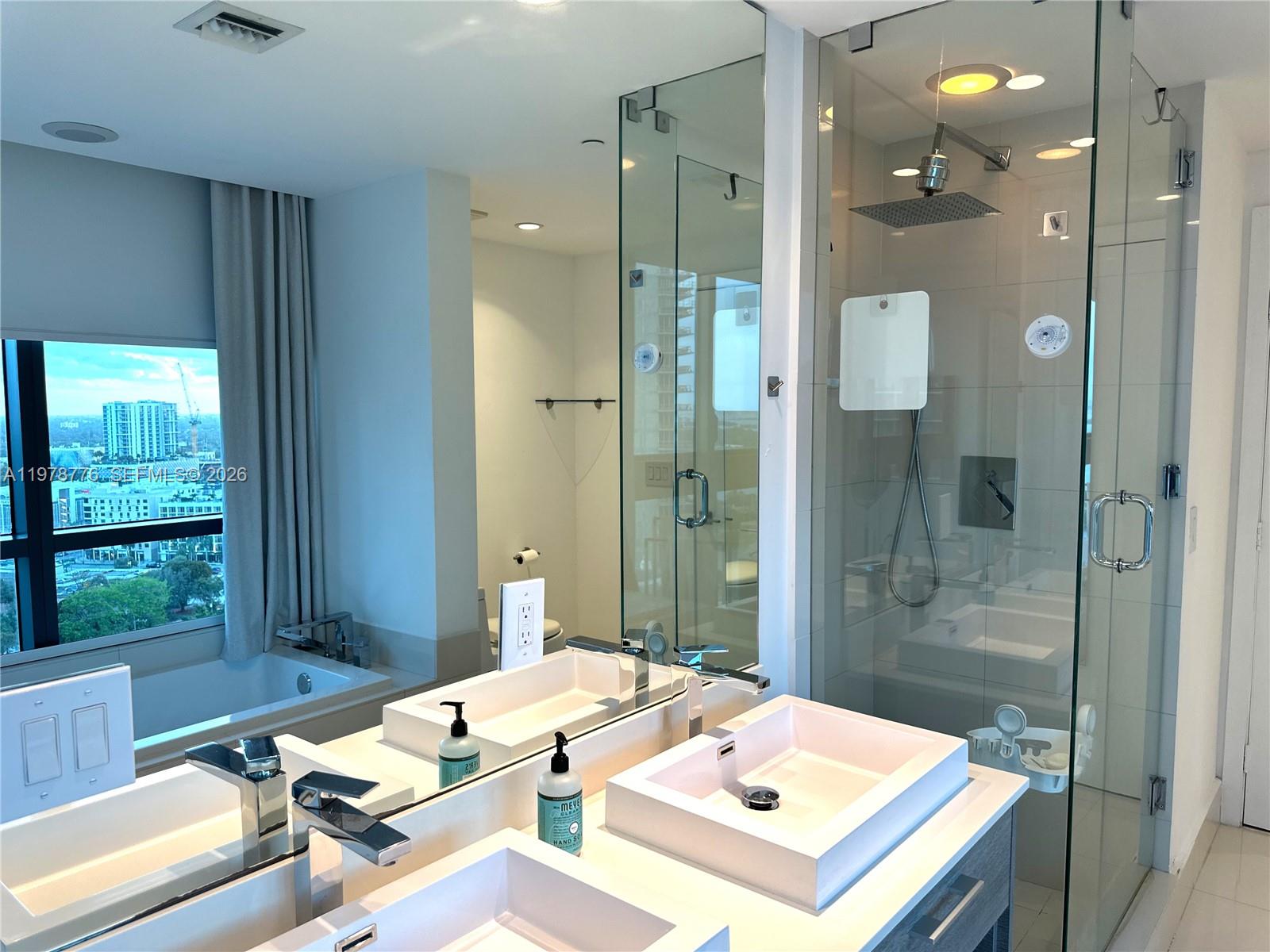 PARAISO BAY CONDO - Residential