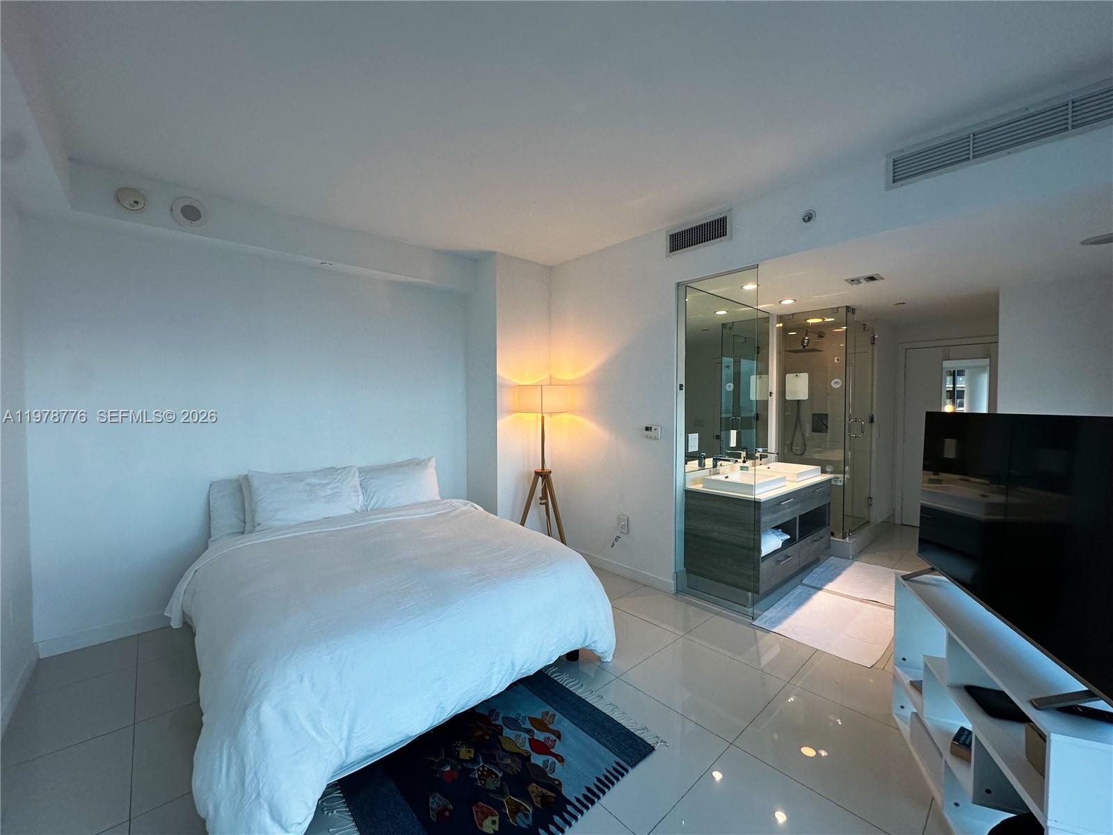 PARAISO BAY CONDO - Residential