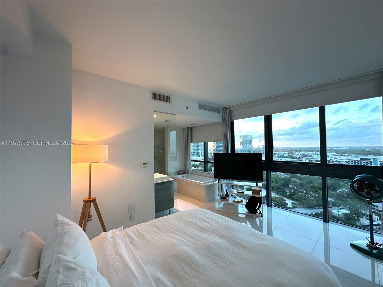 PARAISO BAY CONDO - Residential