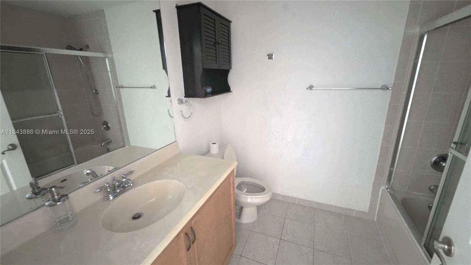 COUNTRY WESTERN STORE - Residential Lease