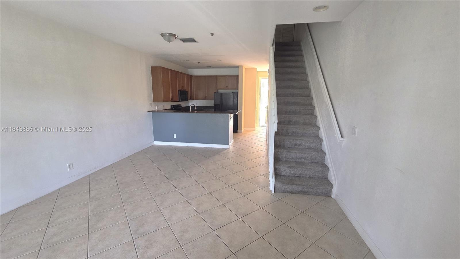 COUNTRY WESTERN STORE - Residential Lease