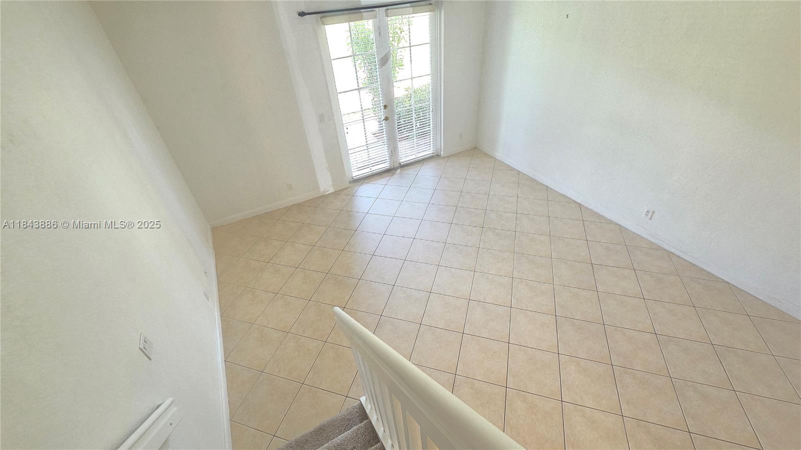 COUNTRY WESTERN STORE - Residential Lease