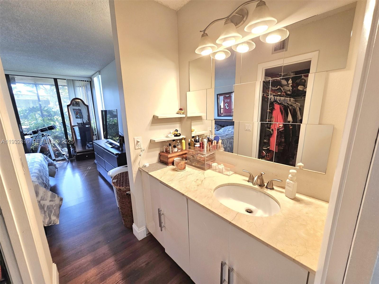 HARVEST SECTION FOUR COND - Residential