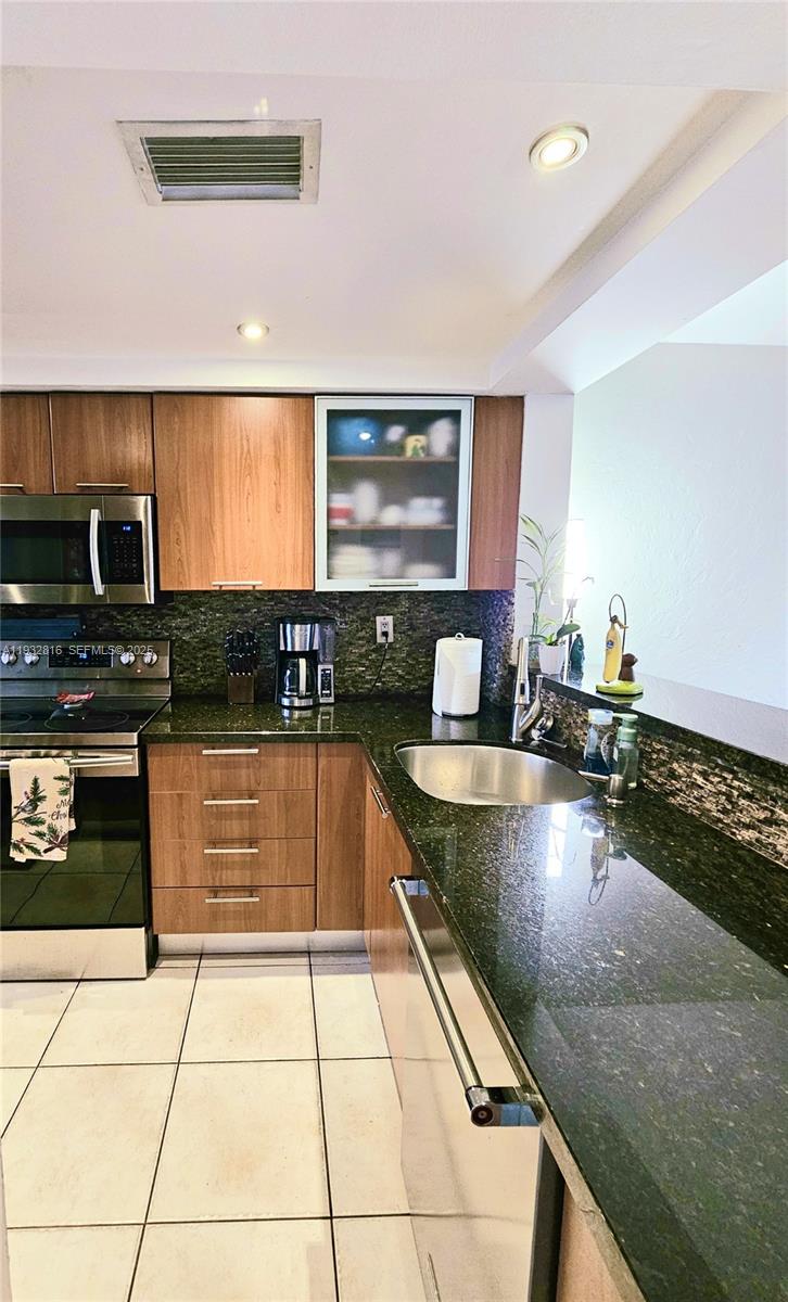 HARVEST SECTION FOUR COND - Residential