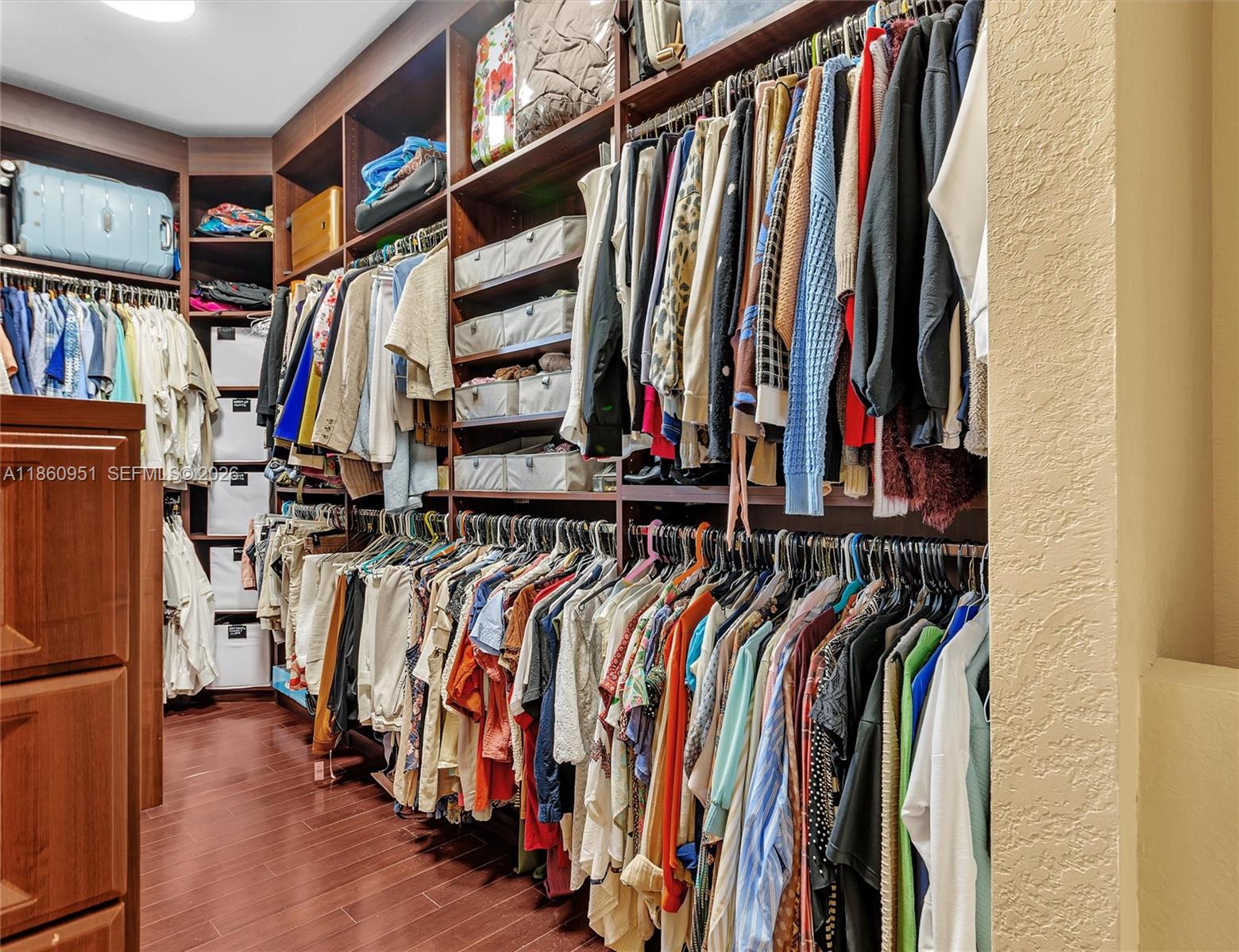 OAK HOLLOW ESTATES - Residential