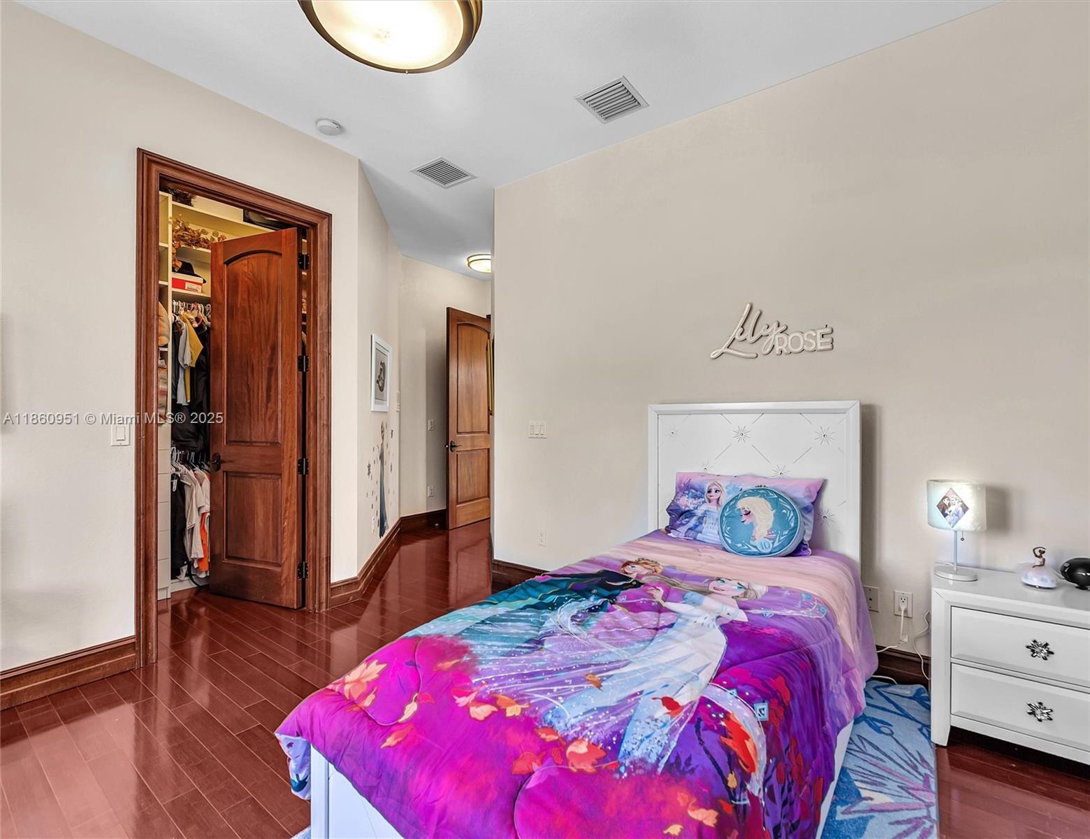 OAK HOLLOW ESTATES - Residential