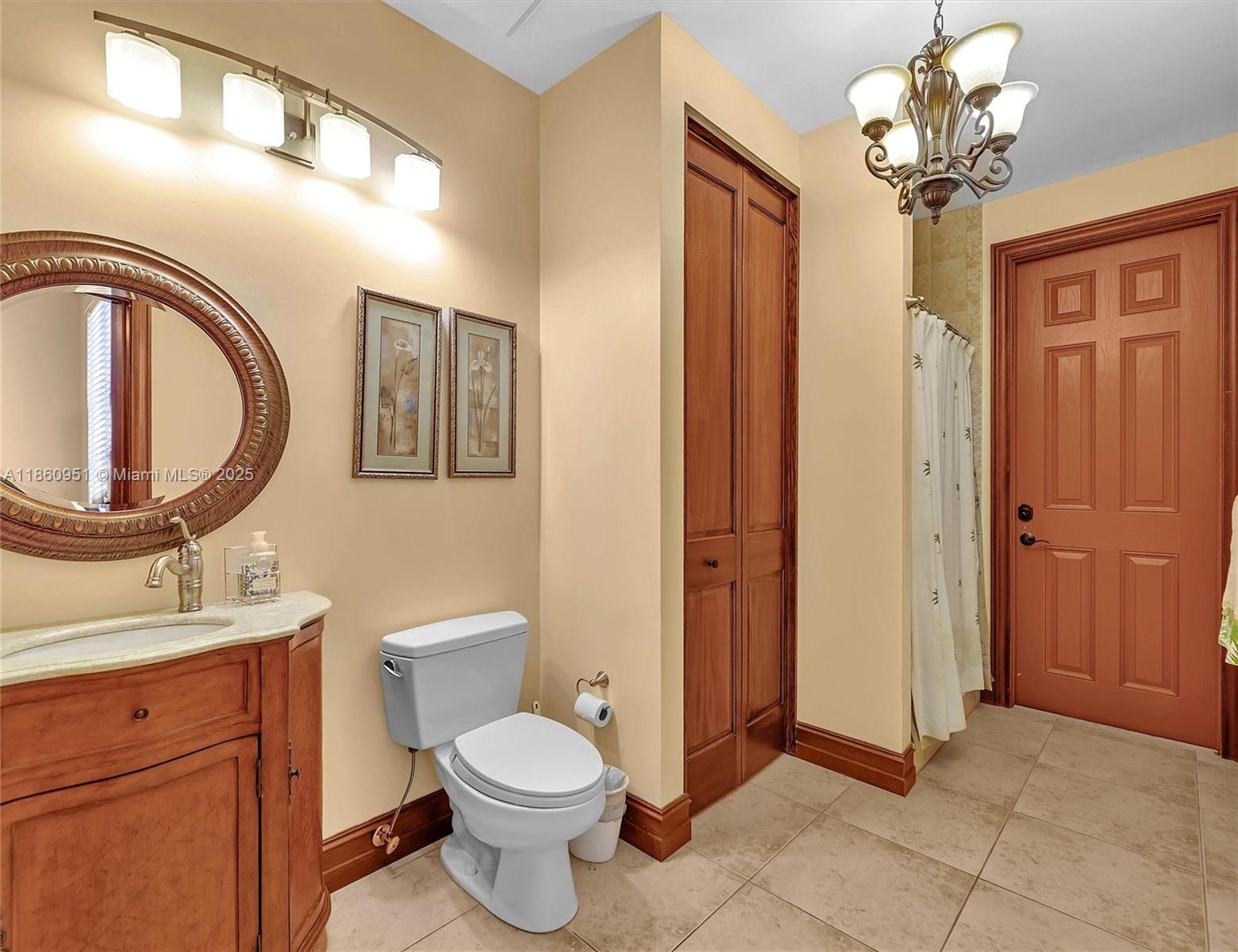 OAK HOLLOW ESTATES - Residential