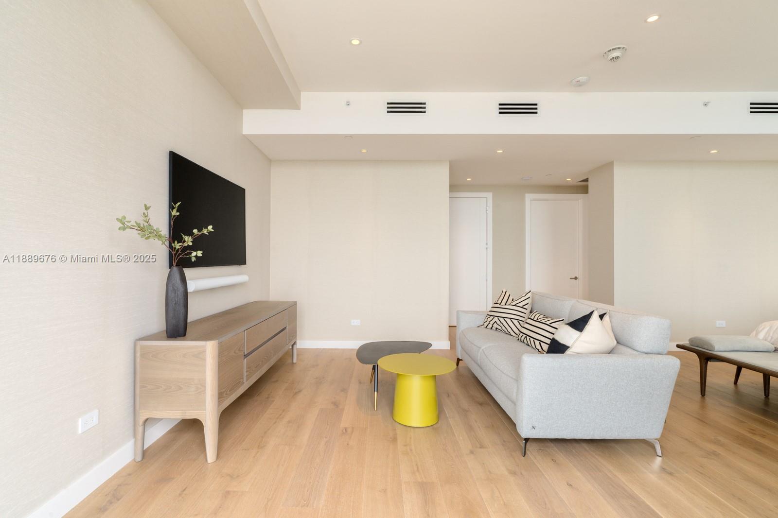 NORTH BISCAYNE BEACH AMEN - Residential