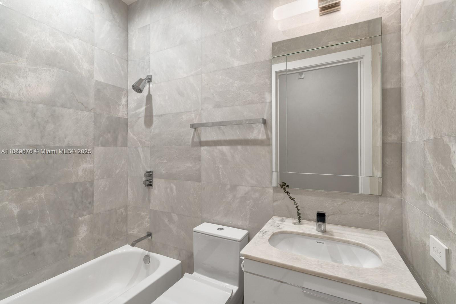 NORTH BISCAYNE BEACH AMEN - Residential