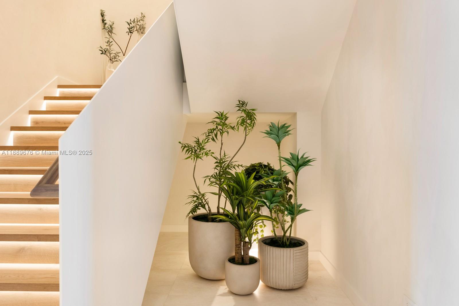 NORTH BISCAYNE BEACH AMEN - Residential