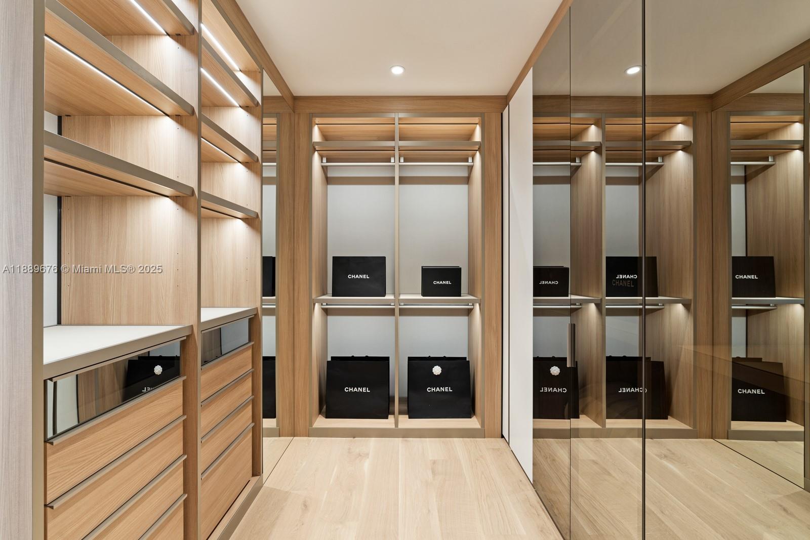 NORTH BISCAYNE BEACH AMEN - Residential