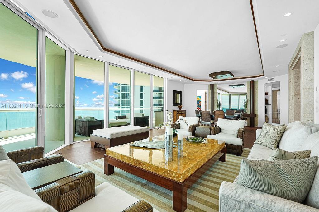 TURNBERRY OCEAN COLONY - Residential
