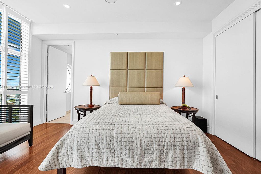TURNBERRY OCEAN COLONY - Residential