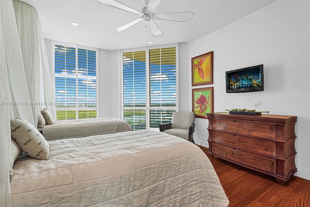 TURNBERRY OCEAN COLONY - Residential