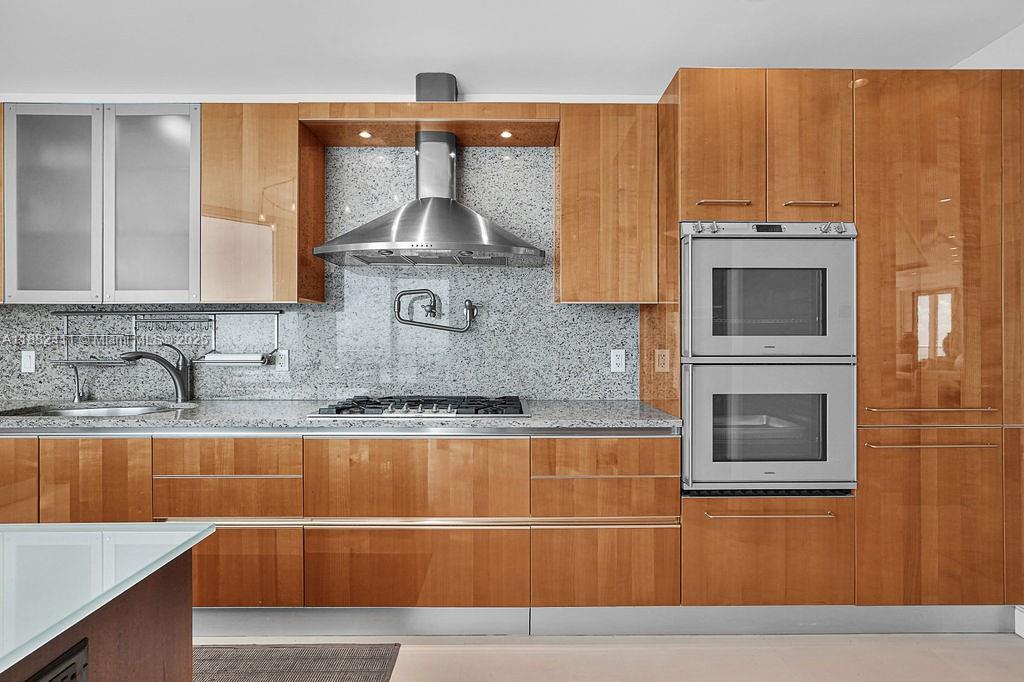 TURNBERRY OCEAN COLONY - Residential