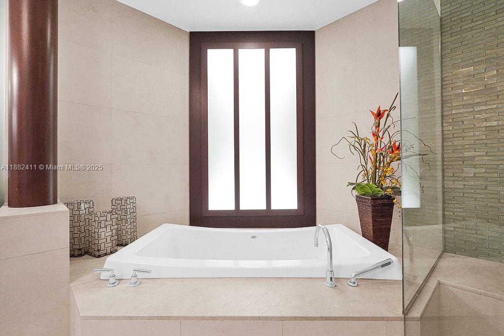 TURNBERRY OCEAN COLONY - Residential