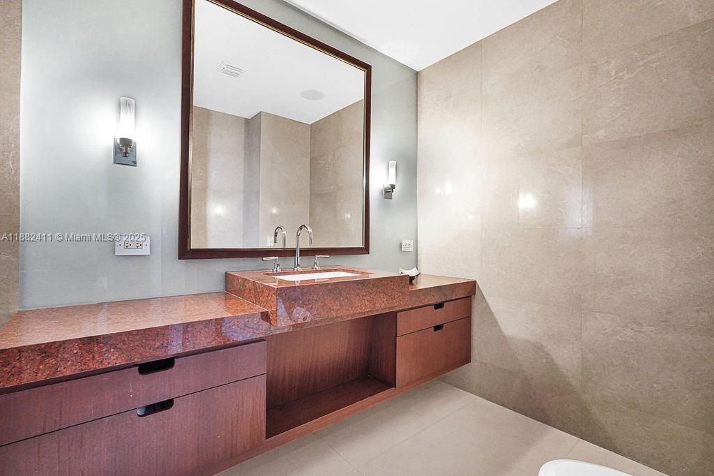 TURNBERRY OCEAN COLONY - Residential
