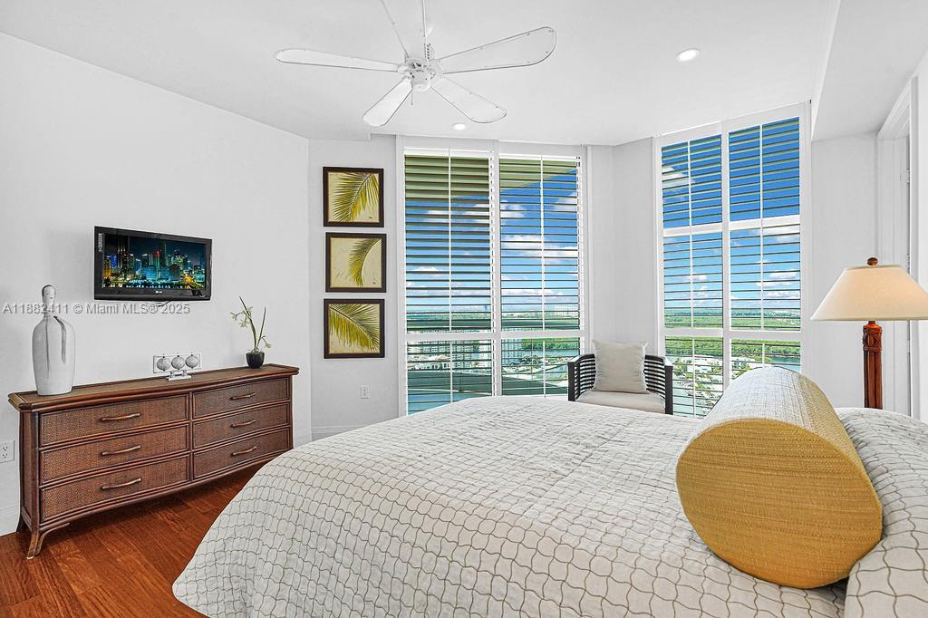 TURNBERRY OCEAN COLONY - Residential