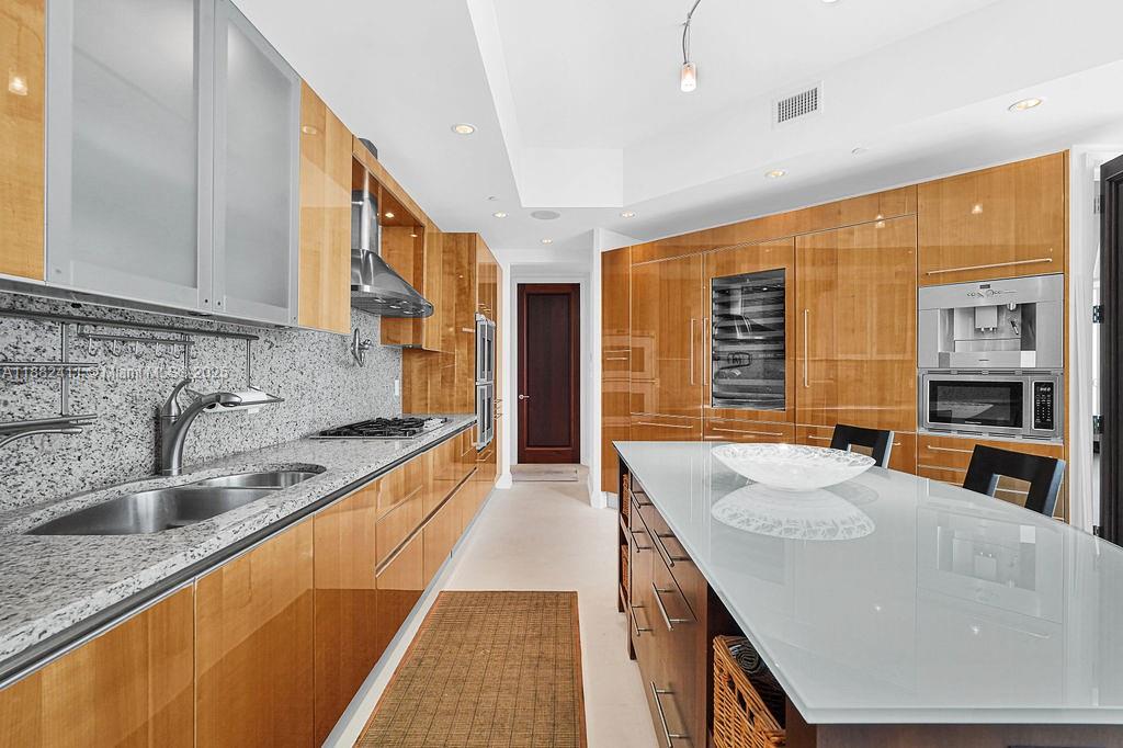 TURNBERRY OCEAN COLONY - Residential