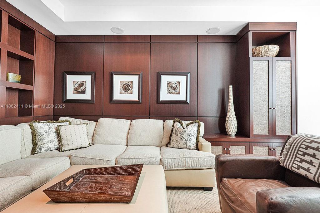 TURNBERRY OCEAN COLONY - Residential