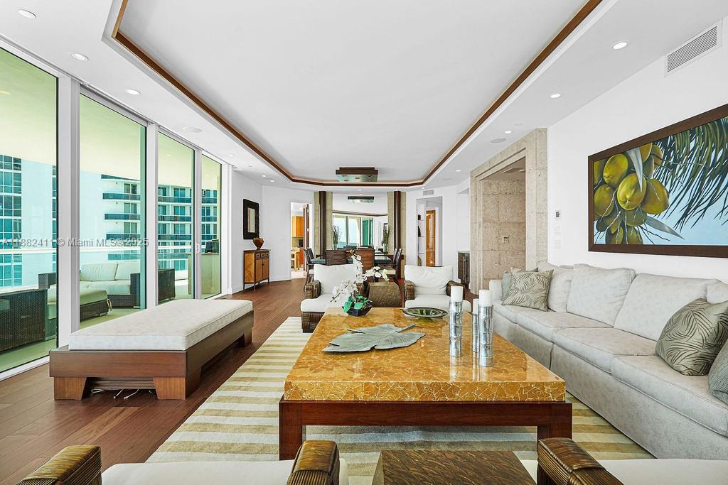 TURNBERRY OCEAN COLONY - Residential