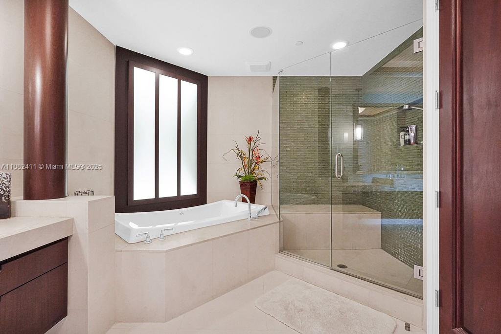 TURNBERRY OCEAN COLONY - Residential
