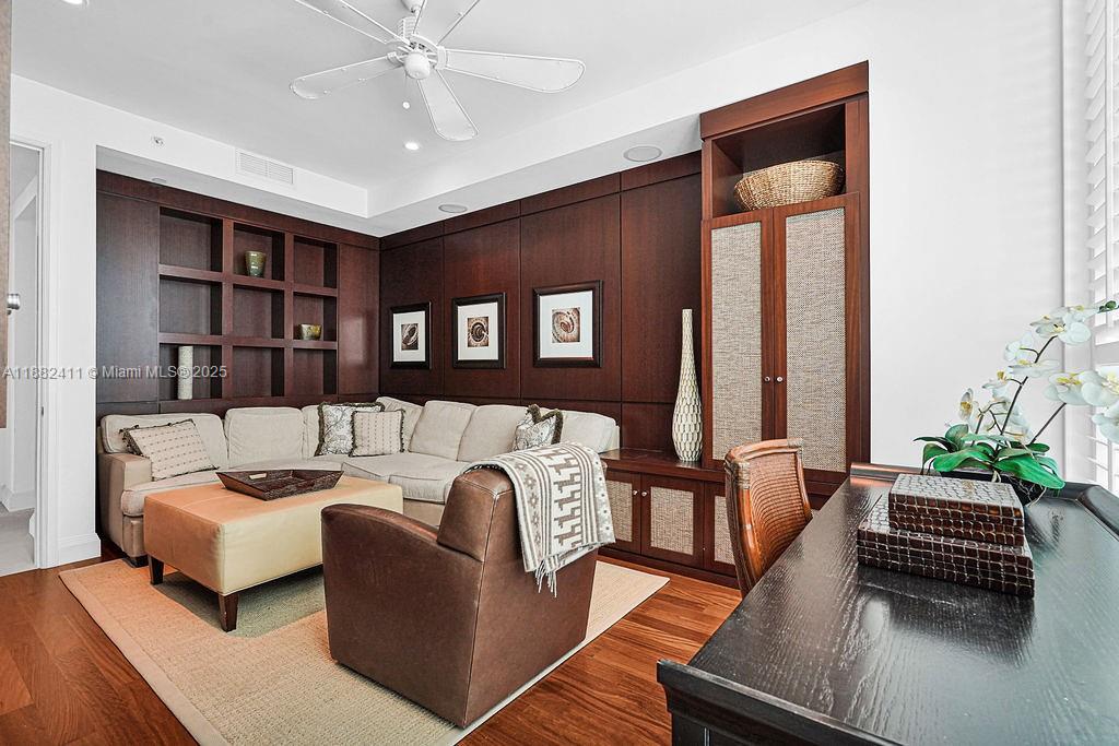 TURNBERRY OCEAN COLONY - Residential