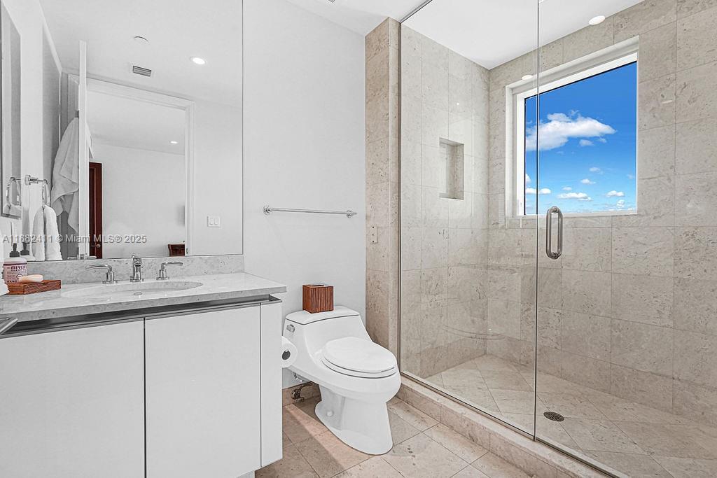 TURNBERRY OCEAN COLONY - Residential