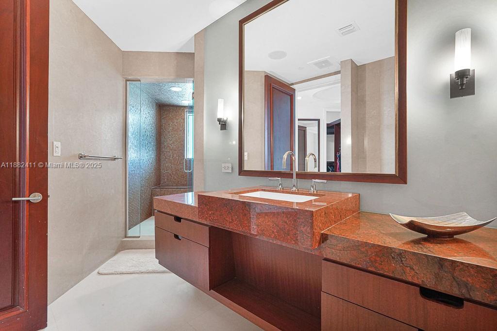 TURNBERRY OCEAN COLONY - Residential