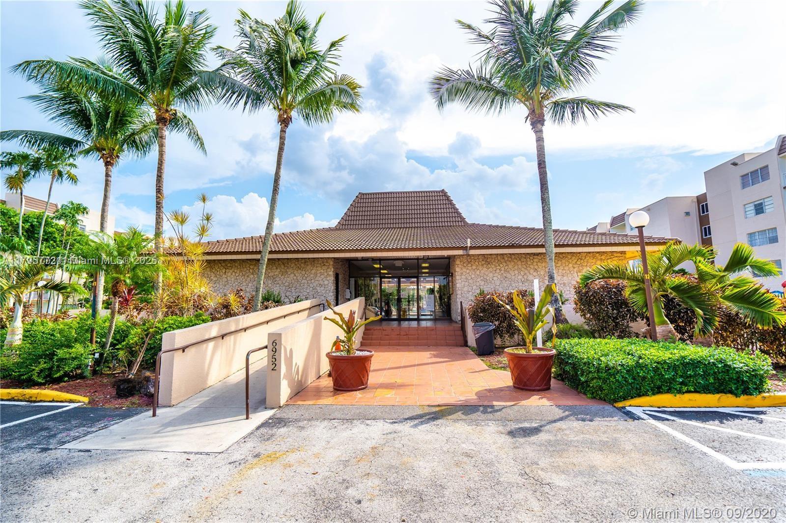 6950 Miami Gardens Dr 2-411, Hialeah, Miami-Dade County, Florida - 1 Bedrooms  
1 Bathrooms - 