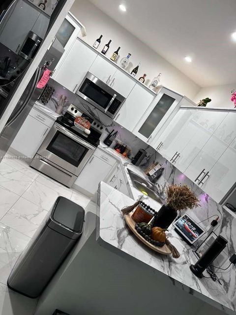 1827 NW 68th Ter Miami FL 33147