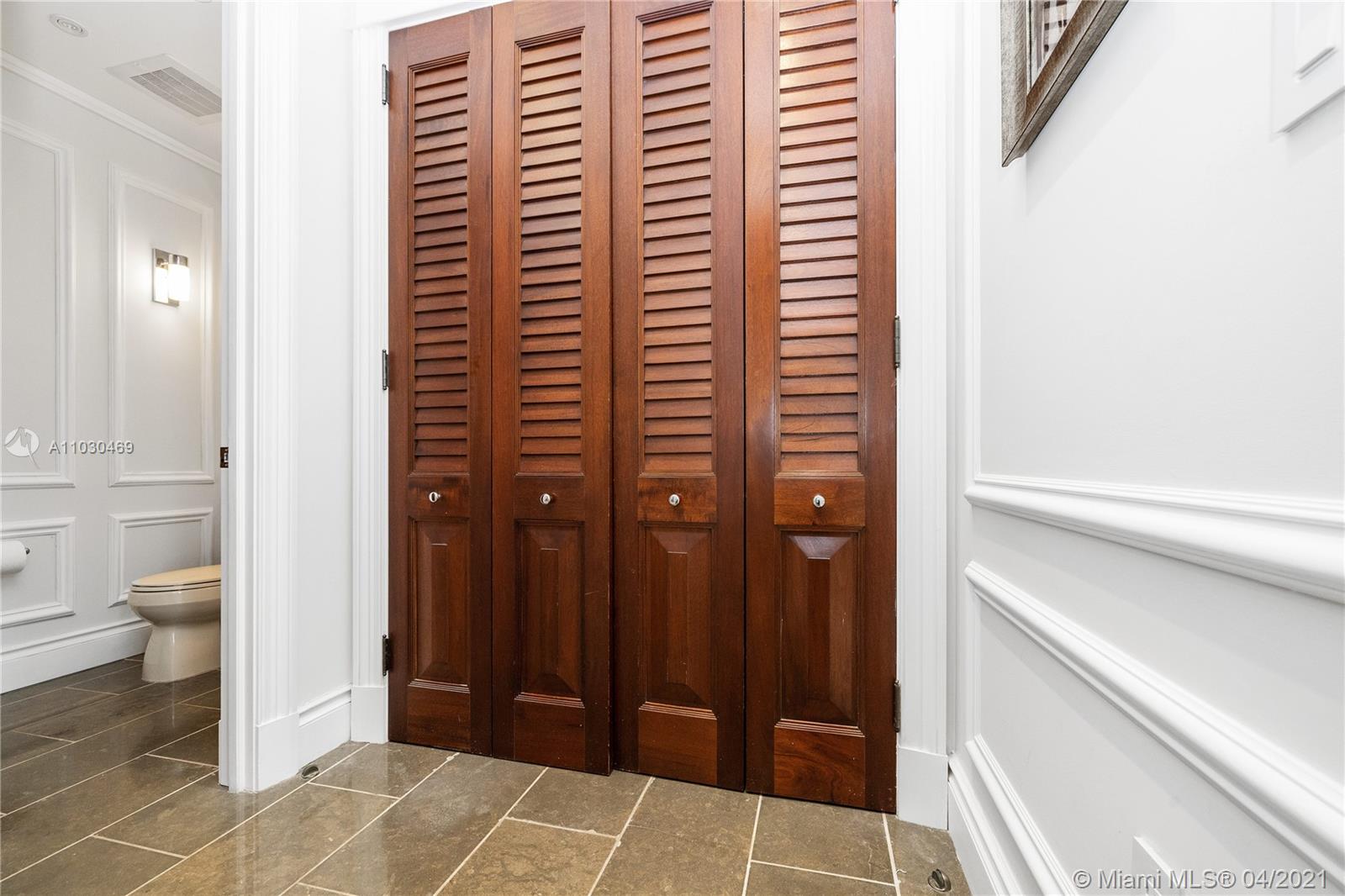 CONTINUUM ON SOUTH BEACH - Residential