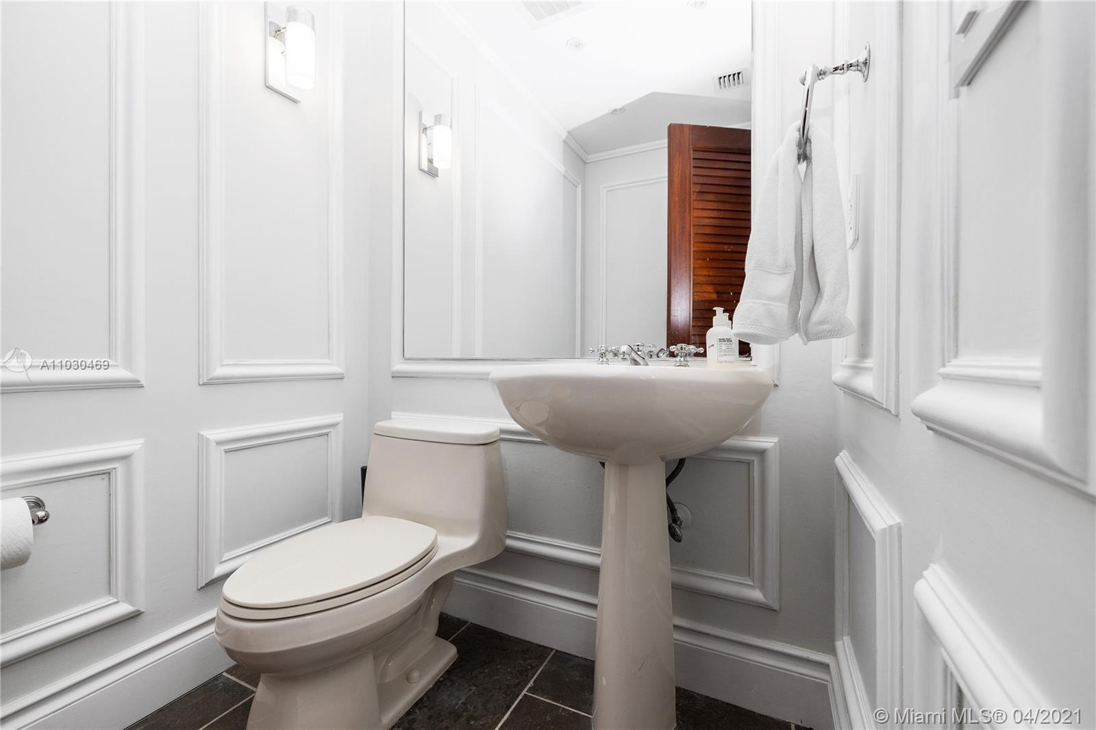 CONTINUUM ON SOUTH BEACH - Residential