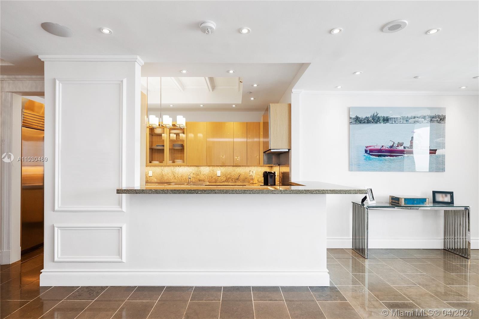 CONTINUUM ON SOUTH BEACH - Residential