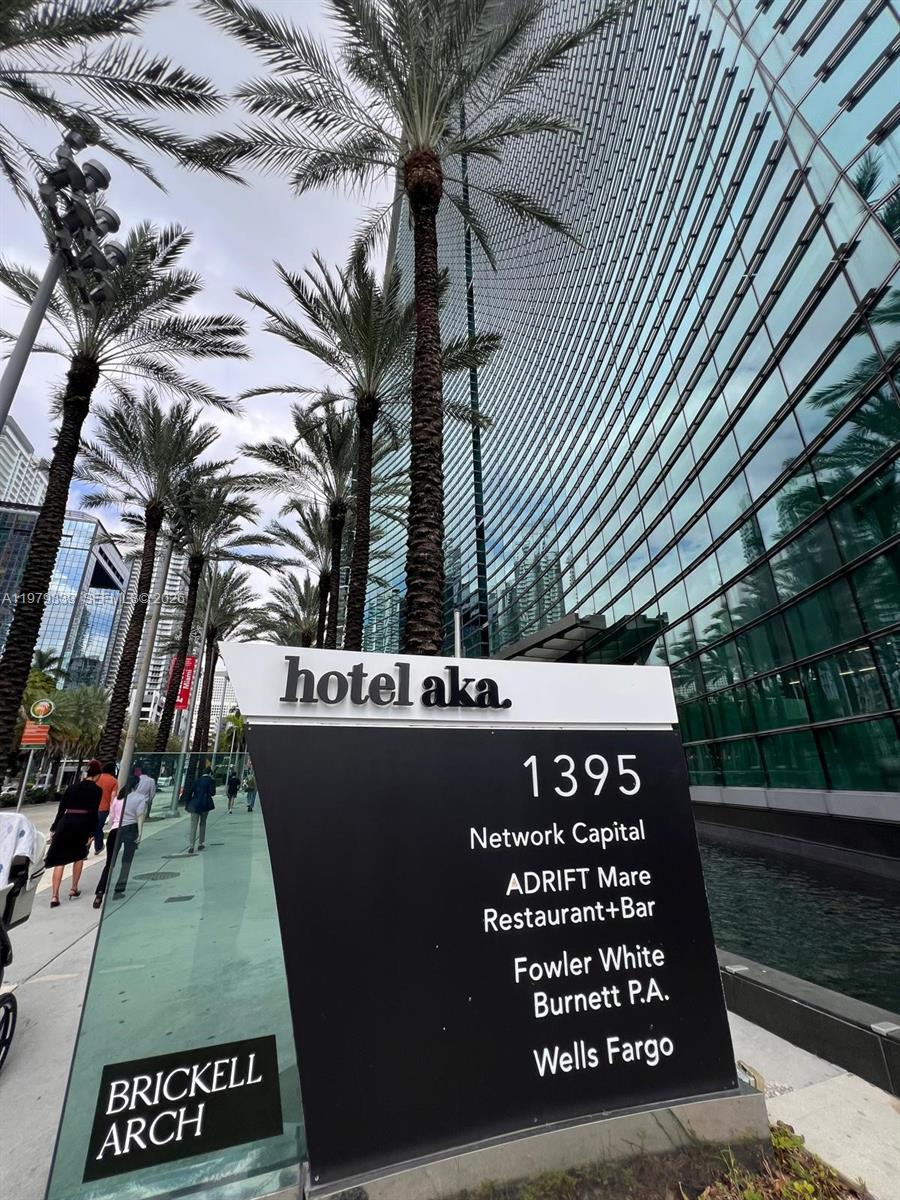 1395 Brickell Ave 2712
