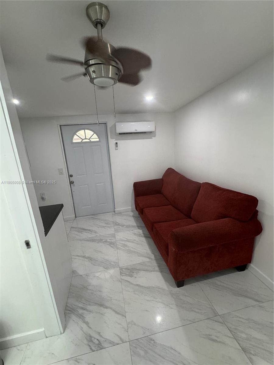 10300 Nw 34th Ave, Miami, Broward County, Florida - 1 Bedrooms  
1 Bathrooms - 