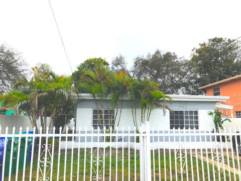 1740 NW 41st St Miami FL 33142